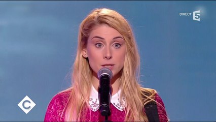 Laura Laune, l'humoriste sans limites - C à Vous - 21/12/2017