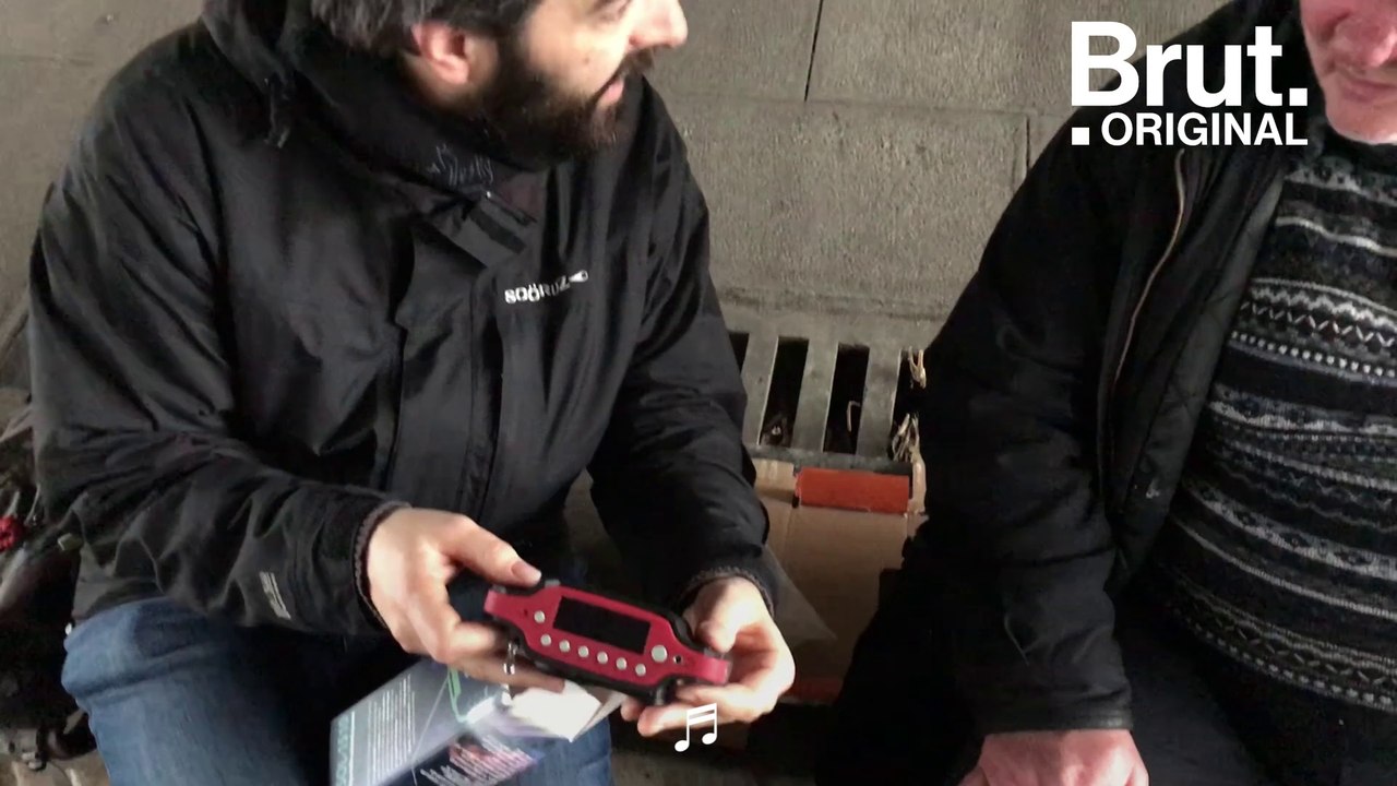 Des radios pour rompre l'isolement des sans-abri