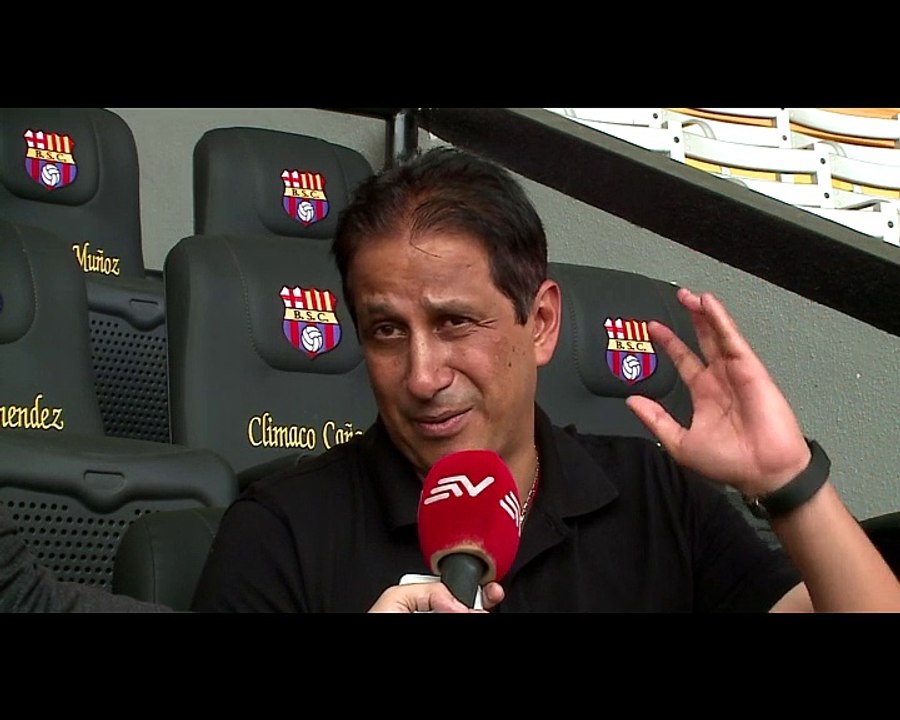 Cevallos responde al tema deudas en Barcelona