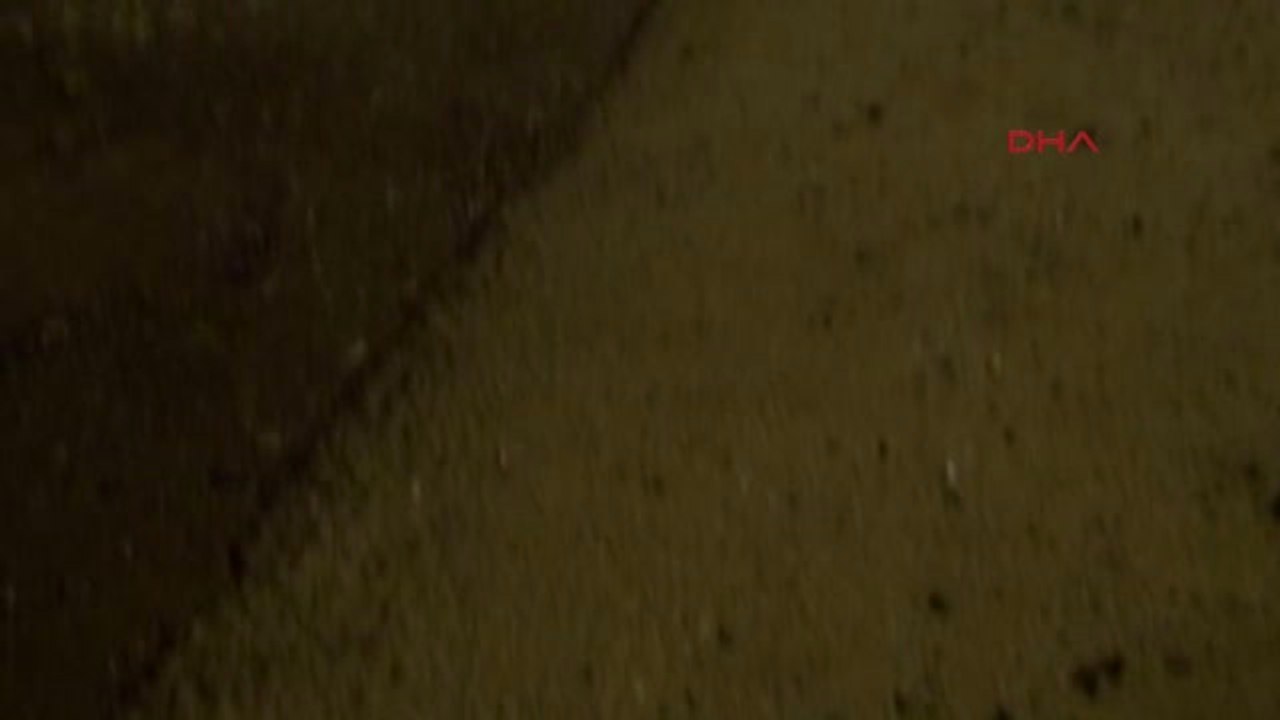 Kahramanmaraş - Kontrolden Çıkan Tır Polis Kulübesine Devrildi: 1'i Polis, 3 Yaralı