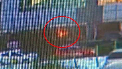 [CCTV 영상] 주차장에서 보인 '불꽃'이 삽시간에 화염으로 / YTN