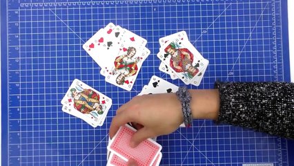相手が選んだカードを当てるトランプを使ったマジック-OY_QfbSx54I