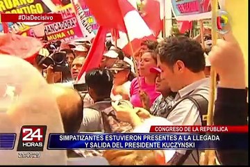 Congreso: simpatizantes de PPK estuvieron presentes a la llegada y salida del presidente