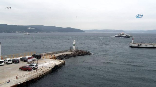 Gökçeada'da feribot seferlerine fırtına engeli