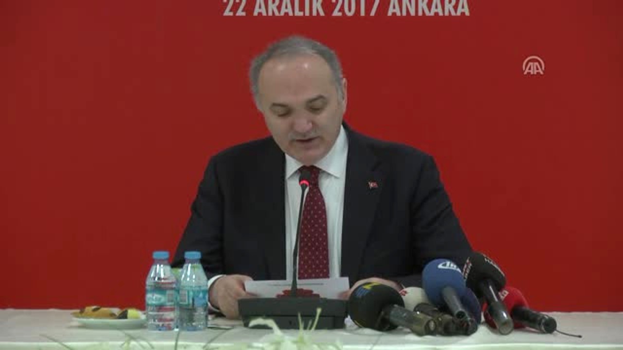 Bakan Özlü: "Bu Yılın Türk Tasarım Danışma Konseyi Onur Ödülü'ne Moda Tasarımcısı Sayın Bahar...