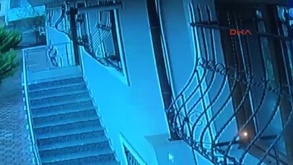 Haciz Memurlarını Tabancayla Böyle Kovaladı