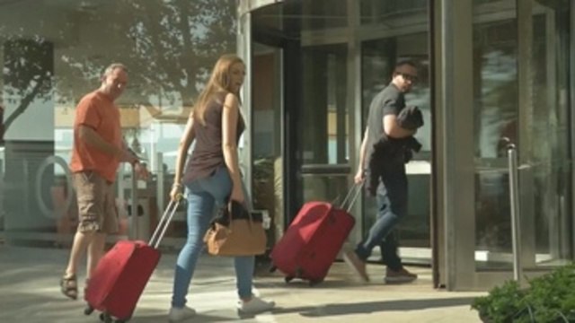 Las pernoctaciones hoteleras aumentan 2,1 % en España y caen 6 % en Cataluña