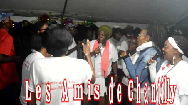 Les Amis de Chantilly en chanté Noel a Calvaire