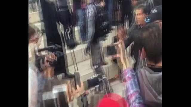 Kudüs'te Türk bayraklı tişört giyen Filistinliler Trump'ı protesto etti