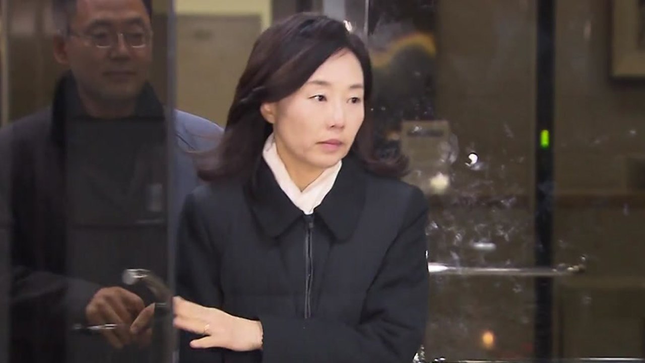 검찰, '국정원 뇌물' 조윤선 前 정무수석 구속영장 청구 / YTN