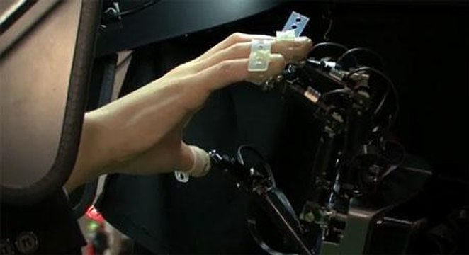 Já pensou em tocar com as mãos uma imagem em terceira dimensão?