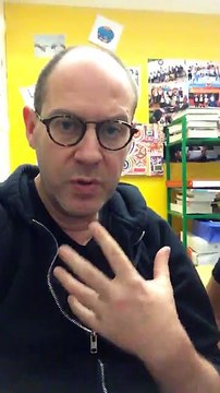 Karen, victime des attentats de Bruxelles, montre ses blessures