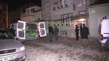 Anne ve Babasını Öldüren Genç İntihar Etti