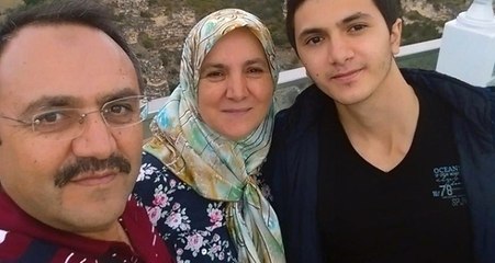 18 Yaşındaki Genç, Anne ve Babasını Öldürüp Başına Sıkarak İntihar Etti