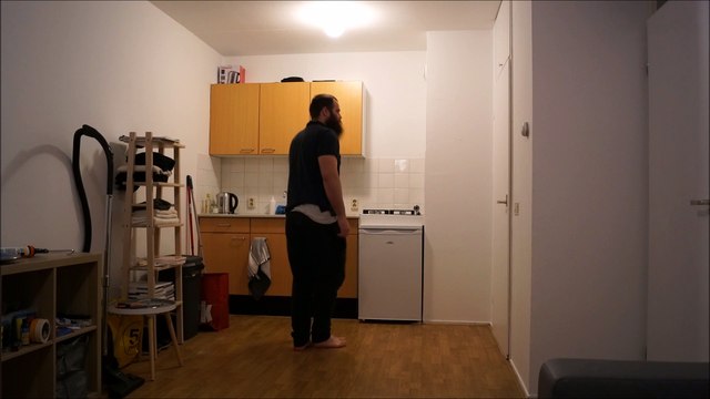 Boxing training - Throwing punches from the tight high guard defence position 1