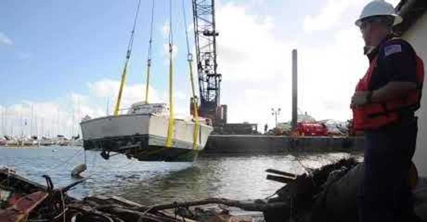 Hurricane Response Crews Salvage Vessel in Puerto Rico