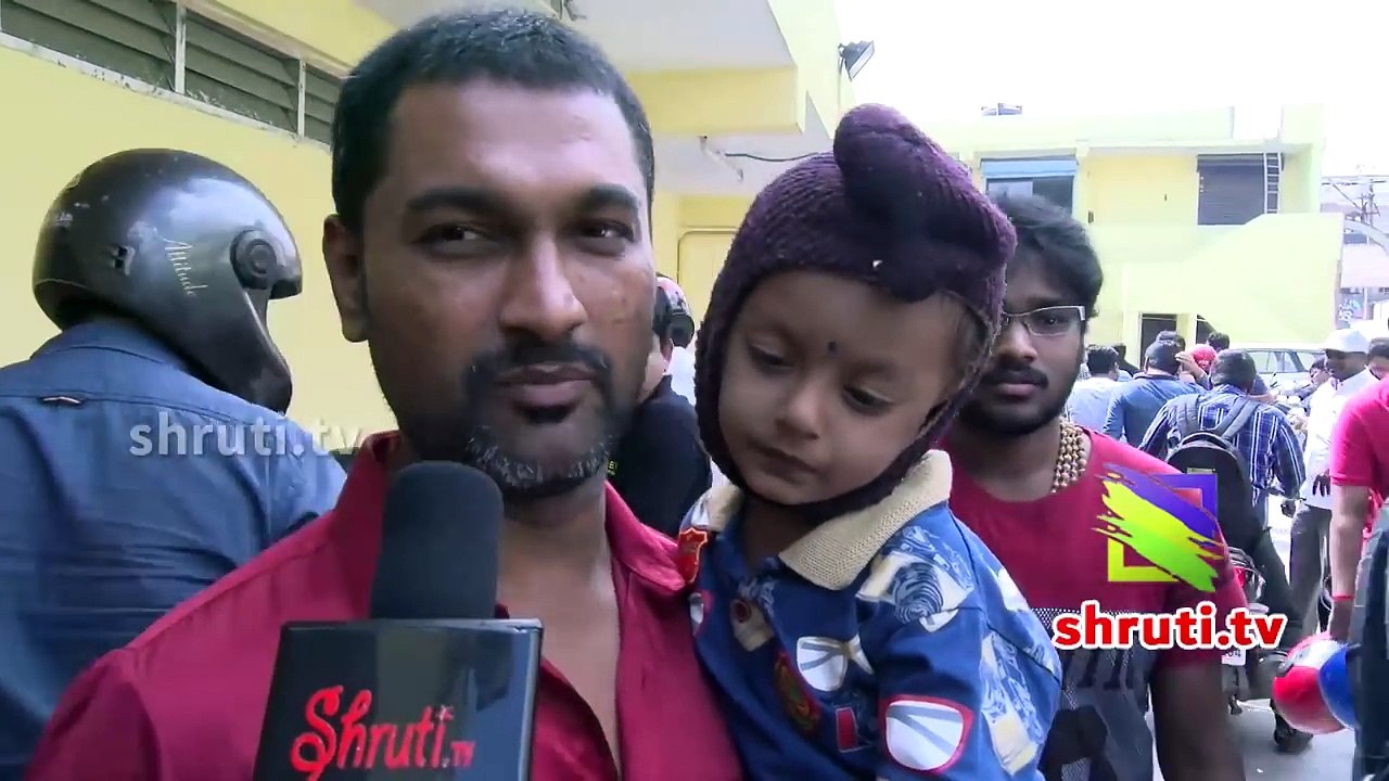 Sakka Podu Podu Raja - Review with Public | Santhanam, Vaibhavi | STR Musical