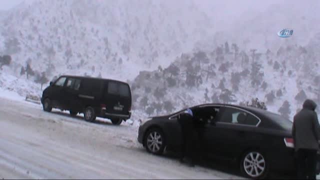Seydişehir-Antalya Karayolunda Trafiğe Kar Engeli