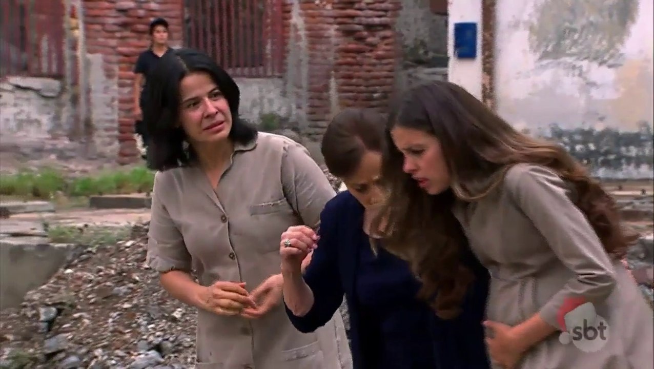 Um Caminho Para o Destino - Fernanda começar a sentir as contrações do parto