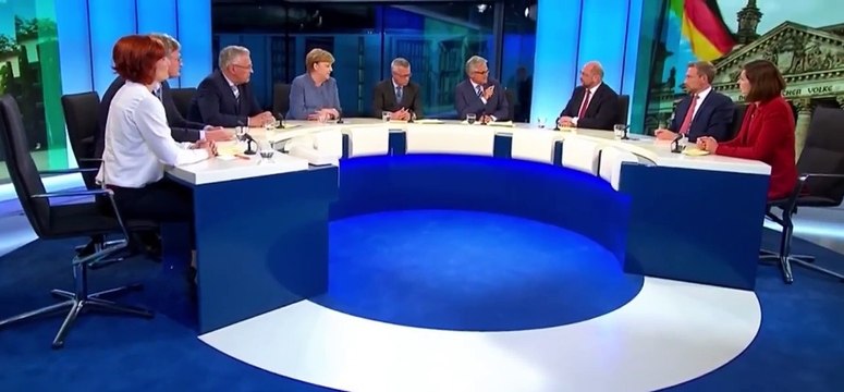 Angela Merkel & Martin Schulz äußern sich zur AfD bei Berliner Runde Bundestagswahl 2017-2abHAGDtuLc