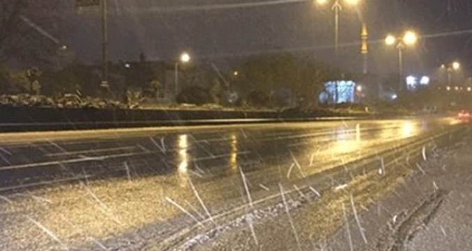 Meteoroloji Günler Öncesinden Uyarmıştı! İstanbul'da Yüksek Kesimlerde Kar Yağışı Başladı