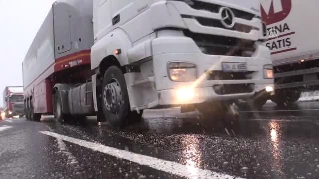 Bolu Dağı'nda Yoğun Kar Yağışı Etkisini Sürdürüyor - Bolu/