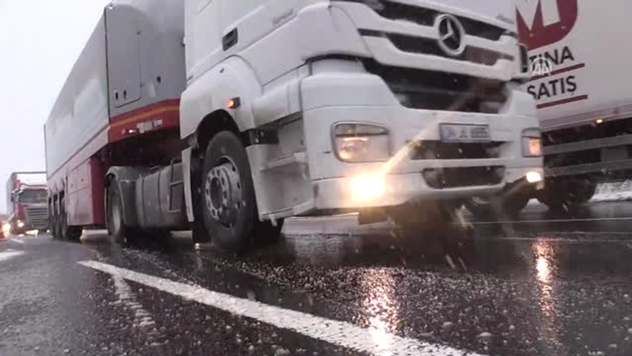 Bolu Dağı'nda Yoğun Kar Yağışı Etkisini Sürdürüyor - Bolu/