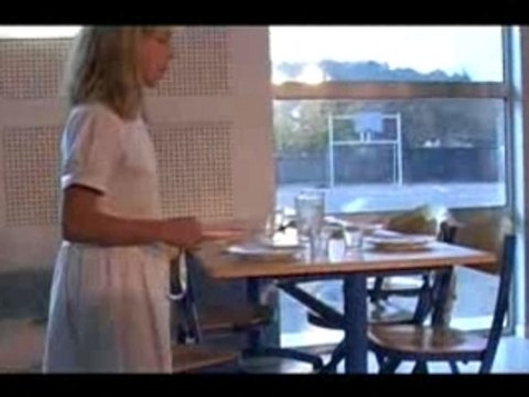 Fais-Moi Une Place (7 min, court métrage)