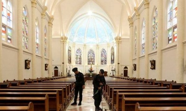 Polisi Lakukan Sterilisasi Gereja Jelang Natal