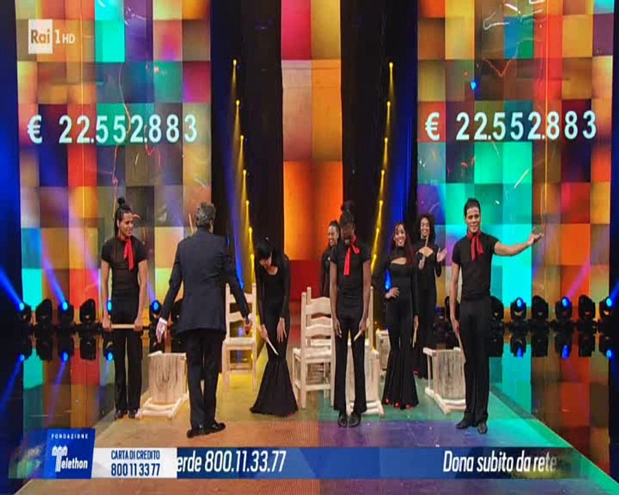 Flavio Insinna conduce la Speciale Maratona Telethon su Rai 1 - 2° Parte- 22/12/2017