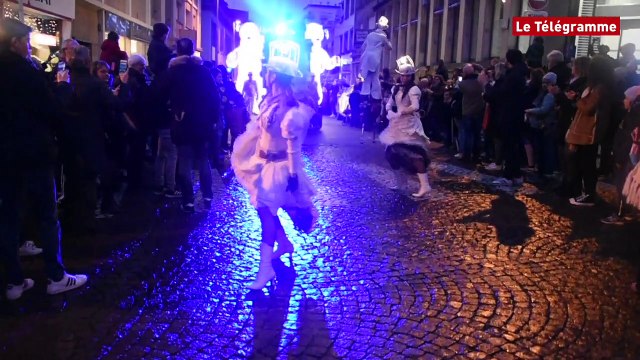 Lorient. Noël sous les étoiles : les ours mènent la danse