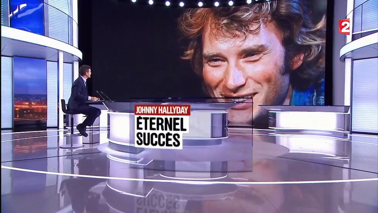 "Que je t'aime" au pied du sapin ? Pour Noël, les disques de Johnny Hallyday s'arrachent