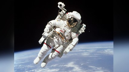 Muere el primer astronauta que flotó libremente en el espacio