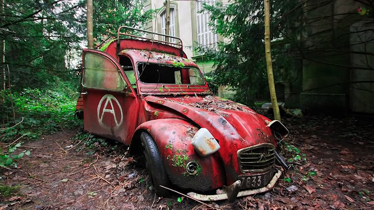 12 Most Incredible Abandoned Millionaires Mansions!