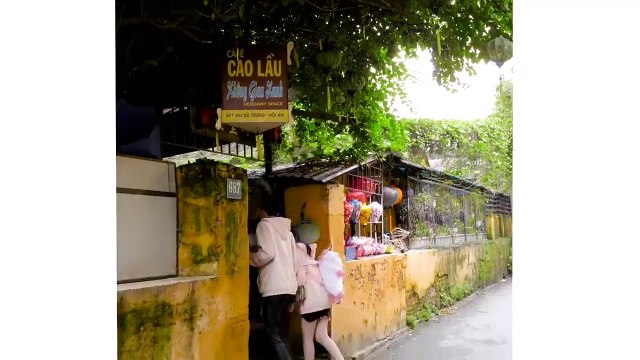 Nắm tay nhau đi khắp Hội An cặp đôi khiến cư dân mạng phát ghen vì quá đáng yêu