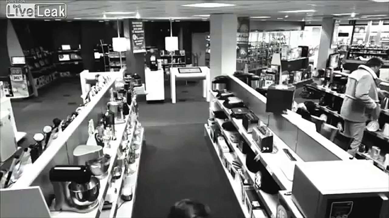 How to steal a  42 inch super thin tv with style! THUG LIFE!