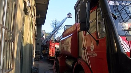 Deri imalathanesinde çıkan yangın paniğe neden oldu