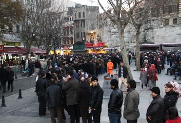 61 Milyon Liralık İkramiye Umudu, Uzun Kuyruklar Oluşturdu