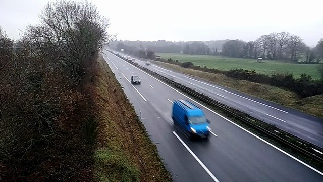 Voie express de Nantes à Brest filmée à Rédéné le 23 décembre 2017 à 9h30 du matin près de Quimperlé en Bretagne dans le Finistère