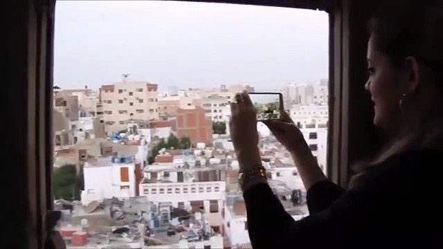 İlk defa ezan sesi duyan kadın, gözyaşlarına hakim olamadı