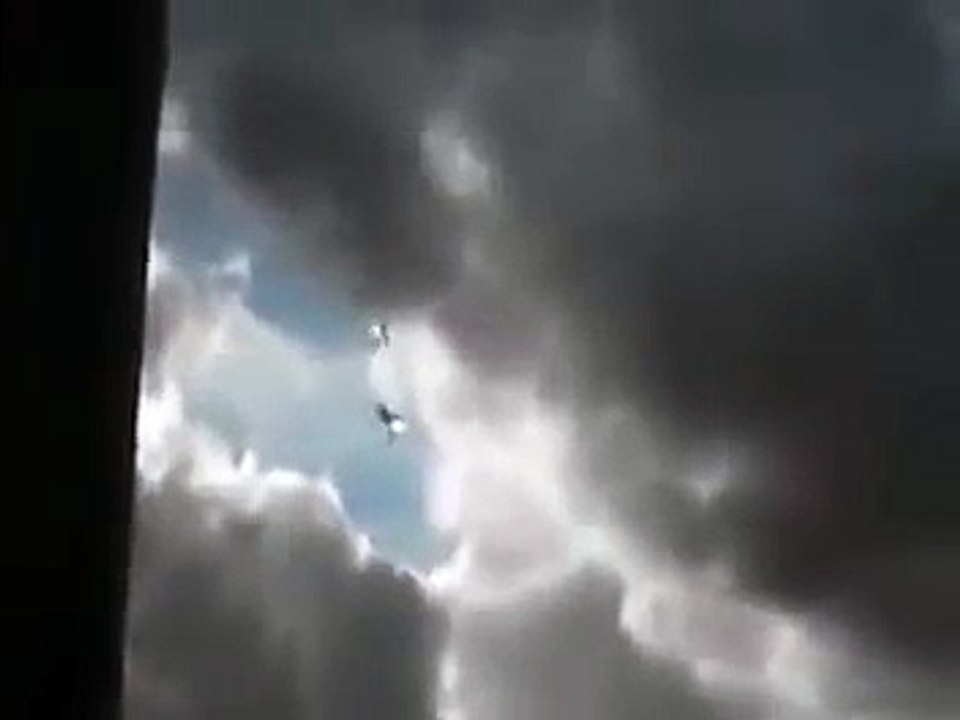 巴西摄影师意外拍到天使在飞行？ 组图_视频