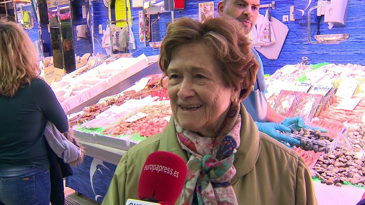 Los españoles apuran las últimas compras navideñas