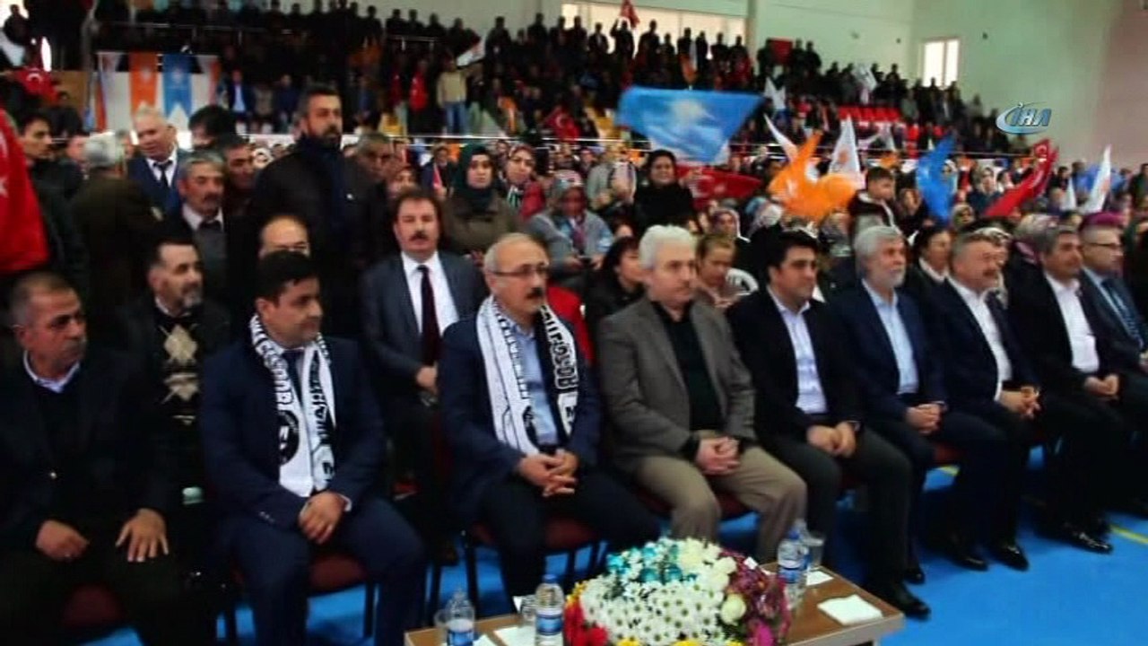 Kalkınma Bakanı Elvan:'3'üncü çeyrekte yüzde 11,1 ile dünyanın en hızlı büyüyen ülkesi konumuna geldik'