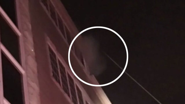 불길 피해 3층서 뛰어내린 30대 숨져 / YTN