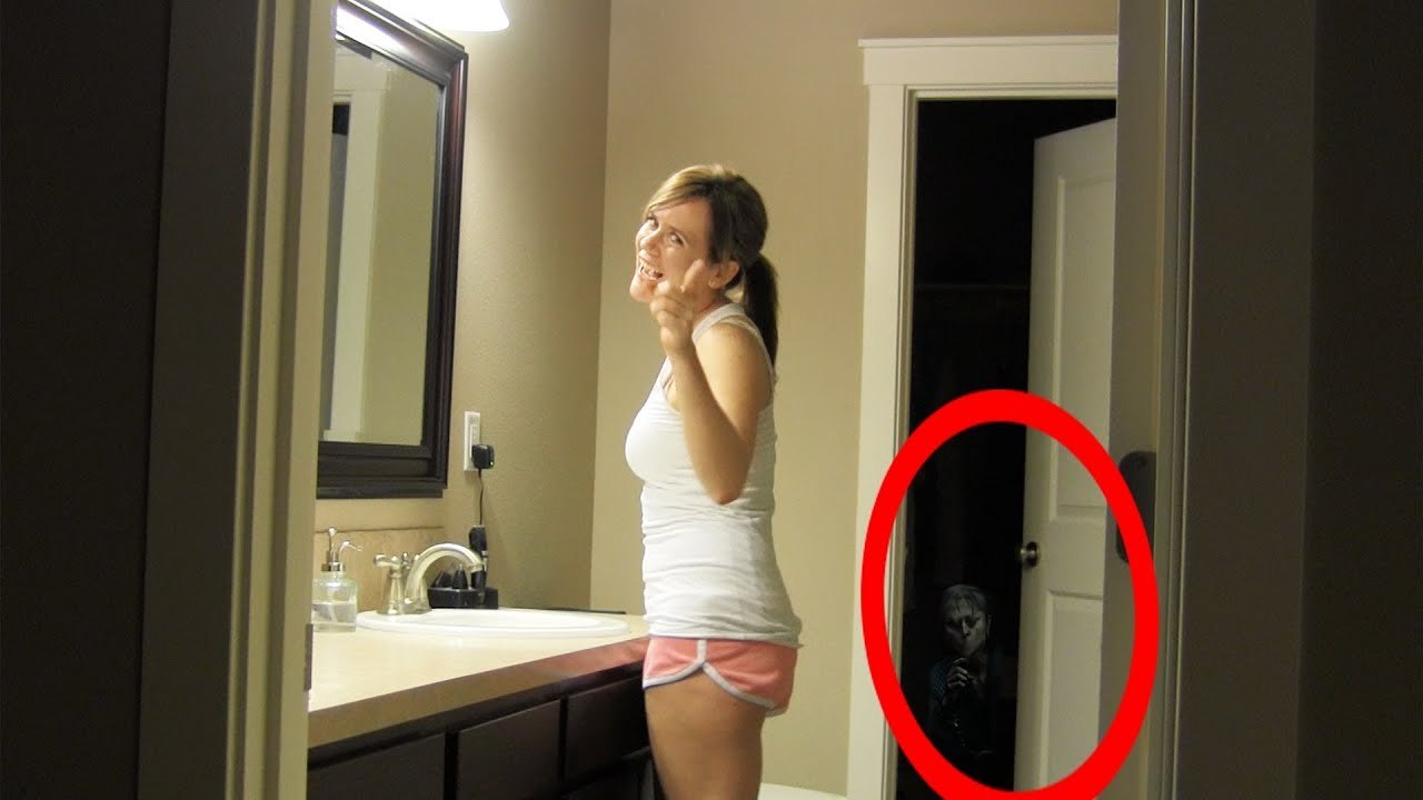 Real Life Paranormal Activity - Actual Footage 2017