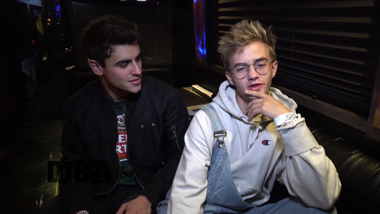 Jack & Jack - TOUR PRANKS Ep. 305