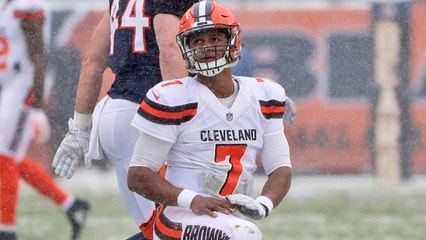 DeShone Kizer deep ball results in easy end zone interception