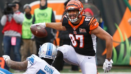 Andy Dalton fakes toss, rips it to C.J. Uzomah for the go-ahead TD