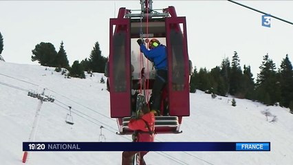 Isère : 150 skieurs évacués d'une télécabine bloquée dans une remontée