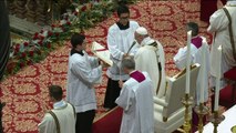 Papa denuncia expulsión de migrantes en homilía de Nochebuena